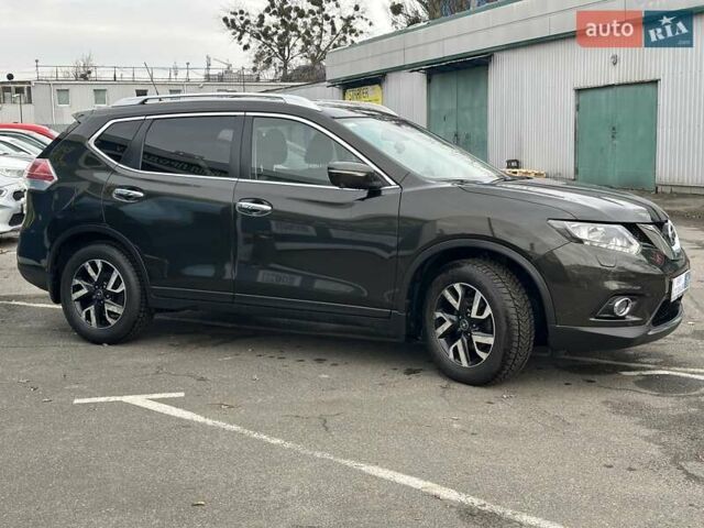 Зелений Ніссан ІксТрейл, об'ємом двигуна 1.6 л та пробігом 122 тис. км за 18990 $, фото 4 на Automoto.ua
