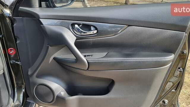 Ніссан ІксТрейл 2017 у Києві на Automoto.ua Зелений Ніссан ІксТрейл, об'ємом двигуна 1.6 л та пробігом 102 тис. км за 18550 $, фото 12 на Automoto.ua