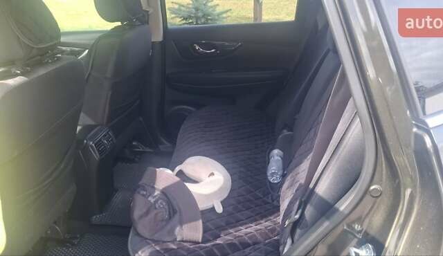 Ниссан ИксТрейл 2017 в Чернигове на Automoto.ua Зеленый Ниссан ИксТрейл, объемом двигателя 1.6 л и пробегом 160 тыс. км за 18500 $, фото 4 на Automoto.ua