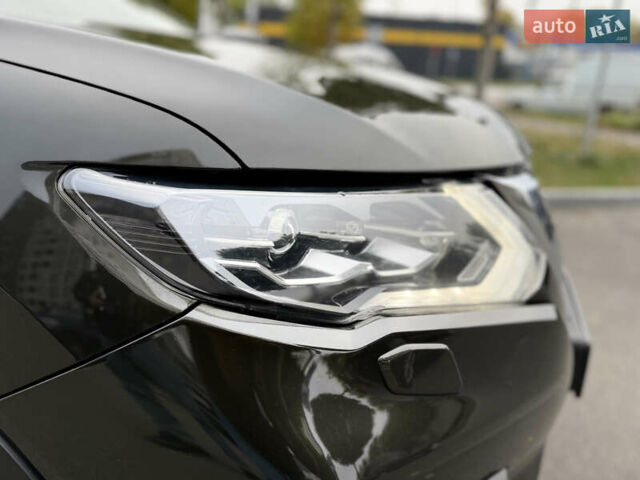 Зеленый Ниссан ИксТрейл, объемом двигателя 1.6 л и пробегом 166 тыс. км за 18800 $, фото 9 на Automoto.ua