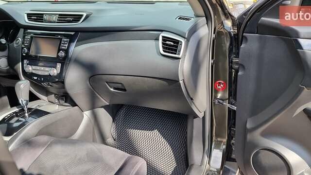 Ніссан ІксТрейл 2017 у Києві на Automoto.ua Зелений Ніссан ІксТрейл, об'ємом двигуна 1.6 л та пробігом 102 тис. км за 18550 $, фото 14 на Automoto.ua