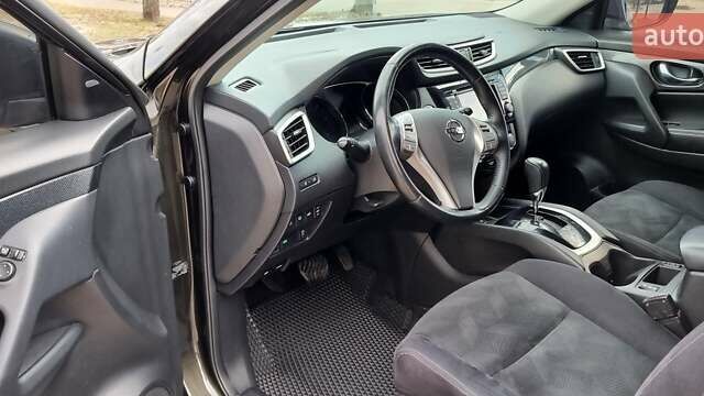 Ніссан ІксТрейл 2017 у Києві на Automoto.ua Зелений Ніссан ІксТрейл, об'ємом двигуна 1.6 л та пробігом 102 тис. км за 18550 $, фото 5 на Automoto.ua