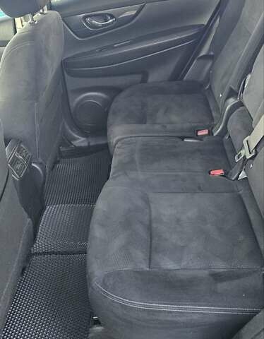 Зеленый Ниссан ИксТрейл, объемом двигателя 1.6 л и пробегом 264 тыс. км за 15500 $, фото 1 на Automoto.ua