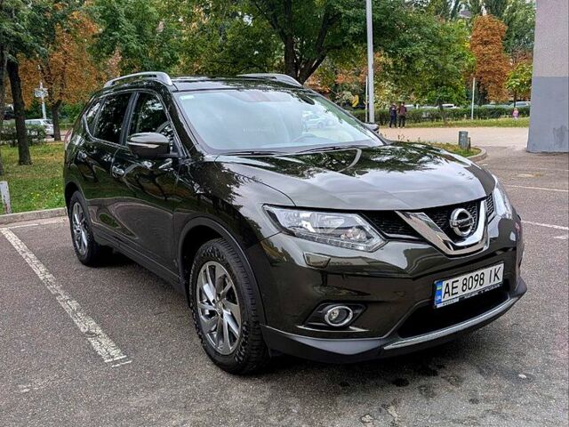 Зеленый Ниссан ИксТрейл, объемом двигателя 1.6 л и пробегом 122 тыс. км за 20000 $, фото 2 на Automoto.ua