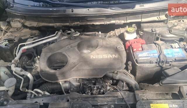 Ниссан ИксТрейл 2017 в Чернигове на Automoto.ua Зеленый Ниссан ИксТрейл, объемом двигателя 1.6 л и пробегом 160 тыс. км за 18500 $, фото 8 на Automoto.ua