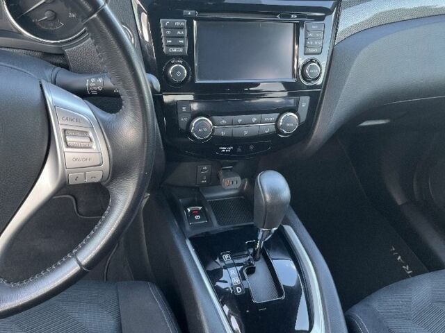 Зеленый Ниссан ИксТрейл, объемом двигателя 1.6 л и пробегом 84 тыс. км за 17200 $, фото 9 на Automoto.ua