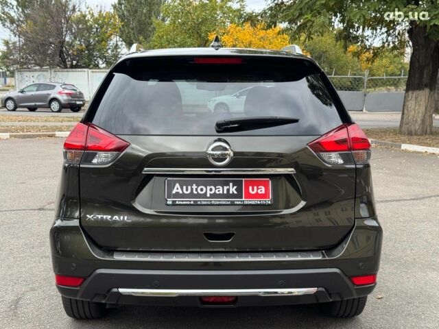 Зеленый Ниссан ИксТрейл, объемом двигателя 1.6 л и пробегом 167 тыс. км за 18990 $, фото 3 на Automoto.ua