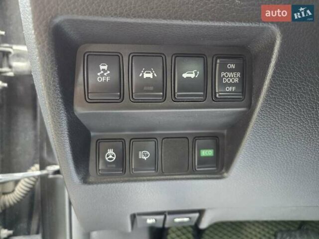 Зеленый Ниссан ИксТрейл, объемом двигателя 2 л и пробегом 221 тыс. км за 19000 $, фото 12 на Automoto.ua