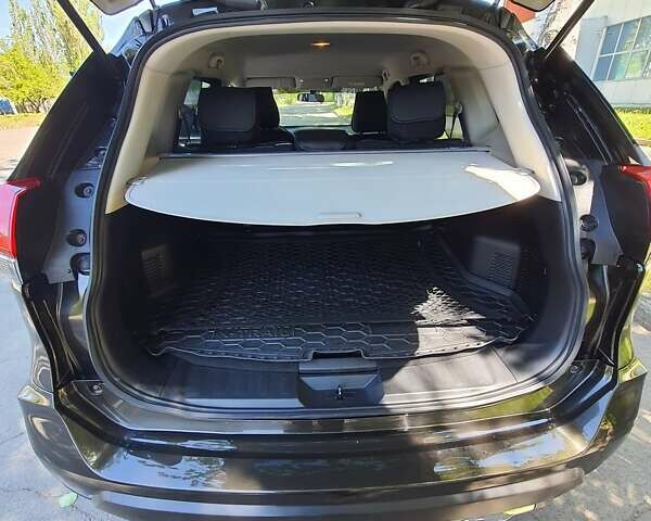 Зеленый Ниссан ИксТрейл, объемом двигателя 1.6 л и пробегом 101 тыс. км за 25000 $, фото 6 на Automoto.ua