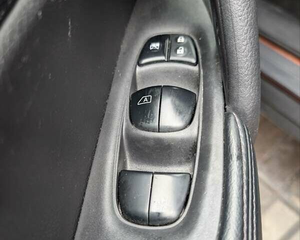 Оранжевый Ниссан ИксТрейл, объемом двигателя 1.6 л и пробегом 170 тыс. км за 14000 $, фото 7 на Automoto.ua