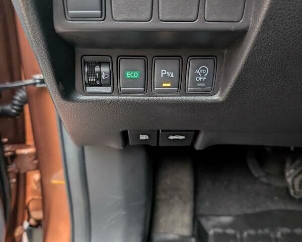 Оранжевый Ниссан ИксТрейл, объемом двигателя 1.6 л и пробегом 170 тыс. км за 14000 $, фото 6 на Automoto.ua