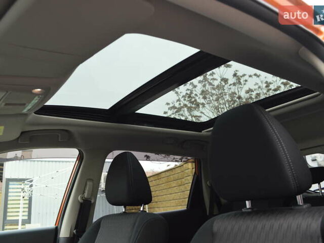 Оранжевый Ниссан ИксТрейл, объемом двигателя 2 л и пробегом 70 тыс. км за 19900 $, фото 19 на Automoto.ua