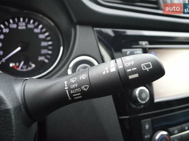 Оранжевый Ниссан ИксТрейл, объемом двигателя 2 л и пробегом 70 тыс. км за 19900 $, фото 25 на Automoto.ua