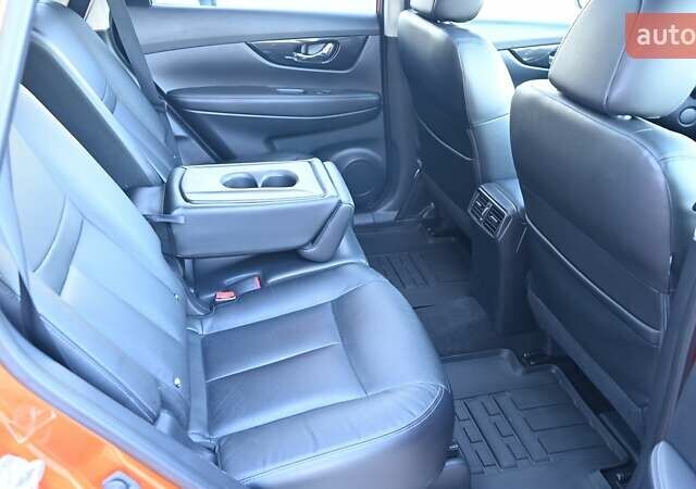 Оранжевый Ниссан ИксТрейл, объемом двигателя 1.6 л и пробегом 122 тыс. км за 18262 $, фото 6 на Automoto.ua