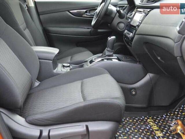 Оранжевый Ниссан ИксТрейл, объемом двигателя 2 л и пробегом 70 тыс. км за 19900 $, фото 37 на Automoto.ua