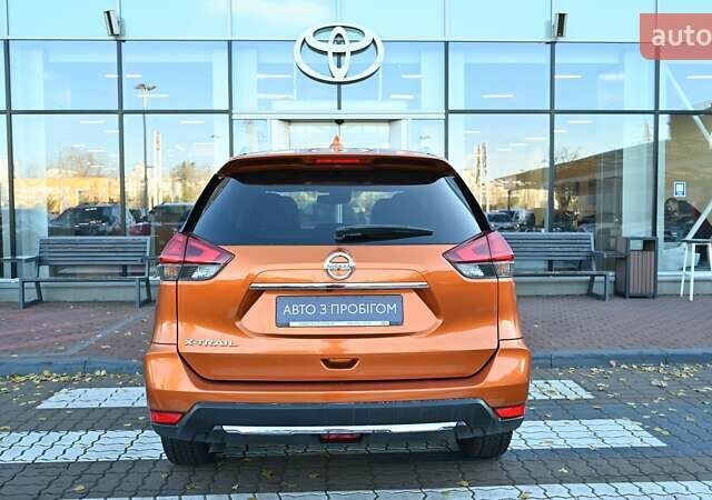 Оранжевый Ниссан ИксТрейл, объемом двигателя 1.6 л и пробегом 122 тыс. км за 18262 $, фото 3 на Automoto.ua