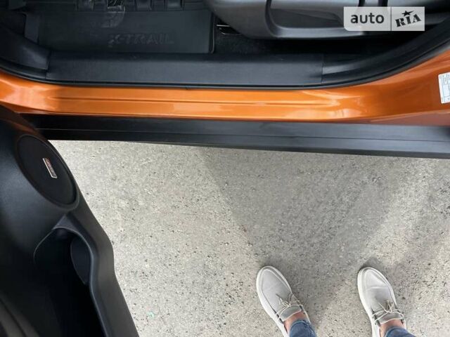 Оранжевый Ниссан ИксТрейл, объемом двигателя 1.6 л и пробегом 141 тыс. км за 17300 $, фото 1 на Automoto.ua