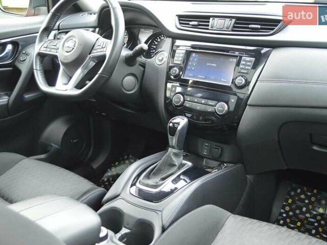 Оранжевый Ниссан ИксТрейл, объемом двигателя 2 л и пробегом 70 тыс. км за 19900 $, фото 38 на Automoto.ua