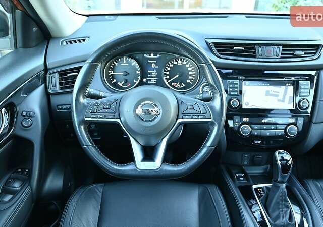 Оранжевый Ниссан ИксТрейл, объемом двигателя 1.6 л и пробегом 122 тыс. км за 18262 $, фото 8 на Automoto.ua