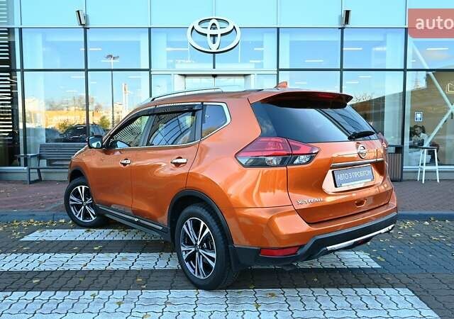 Оранжевый Ниссан ИксТрейл, объемом двигателя 1.6 л и пробегом 122 тыс. км за 18262 $, фото 1 на Automoto.ua