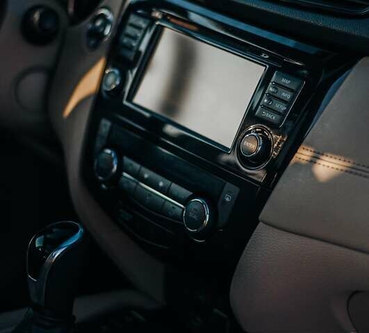 Помаранчевий Ніссан ІксТрейл, об'ємом двигуна 2.49 л та пробігом 107 тис. км за 24999 $, фото 21 на Automoto.ua