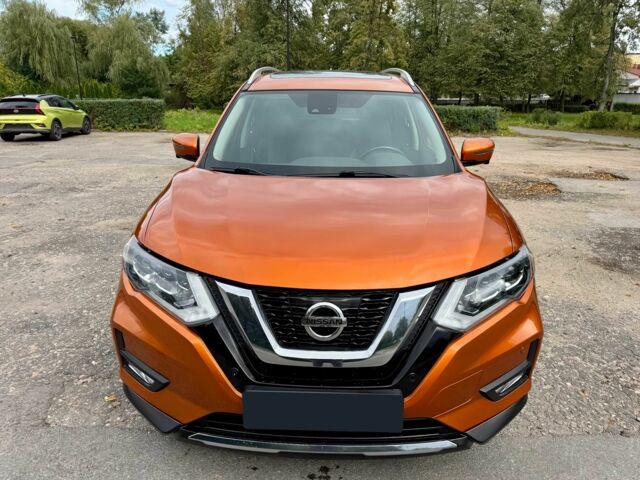 Оранжевый Ниссан ИксТрейл, объемом двигателя 1.6 л и пробегом 30 тыс. км за 13000 $, фото 1 на Automoto.ua