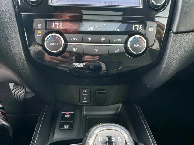 Оранжевый Ниссан ИксТрейл, объемом двигателя 1.6 л и пробегом 30 тыс. км за 13000 $, фото 10 на Automoto.ua