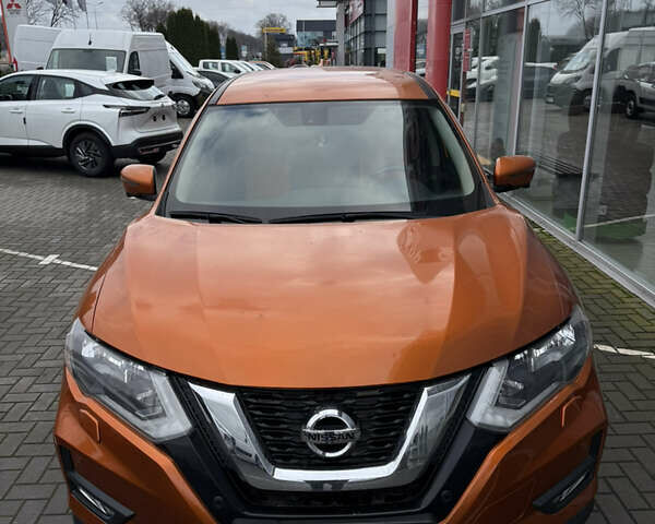 Оранжевый Ниссан ИксТрейл, объемом двигателя 1.6 л и пробегом 71 тыс. км за 20500 $, фото 1 на Automoto.ua