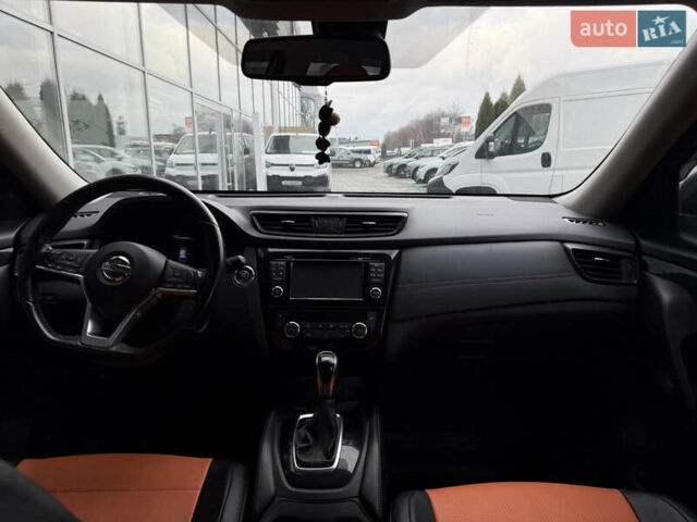 Оранжевый Ниссан ИксТрейл, объемом двигателя 1.6 л и пробегом 71 тыс. км за 20500 $, фото 15 на Automoto.ua