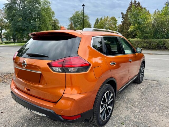 Оранжевый Ниссан ИксТрейл, объемом двигателя 1.6 л и пробегом 30 тыс. км за 13000 $, фото 4 на Automoto.ua