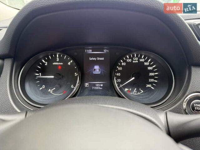 Оранжевый Ниссан ИксТрейл, объемом двигателя 1.6 л и пробегом 71 тыс. км за 20500 $, фото 7 на Automoto.ua