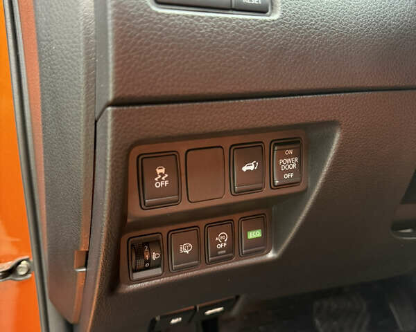 Оранжевый Ниссан ИксТрейл, объемом двигателя 1.6 л и пробегом 71 тыс. км за 20500 $, фото 3 на Automoto.ua