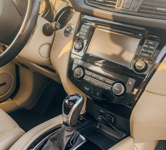 Помаранчевий Ніссан ІксТрейл, об'ємом двигуна 2.49 л та пробігом 107 тис. км за 24999 $, фото 68 на Automoto.ua