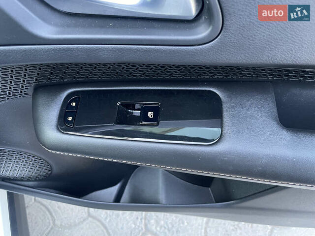 Білий Ніссан Ariya, об'ємом двигуна 0 л та пробігом 32 тис. км за 27000 $, фото 13 на Automoto.ua