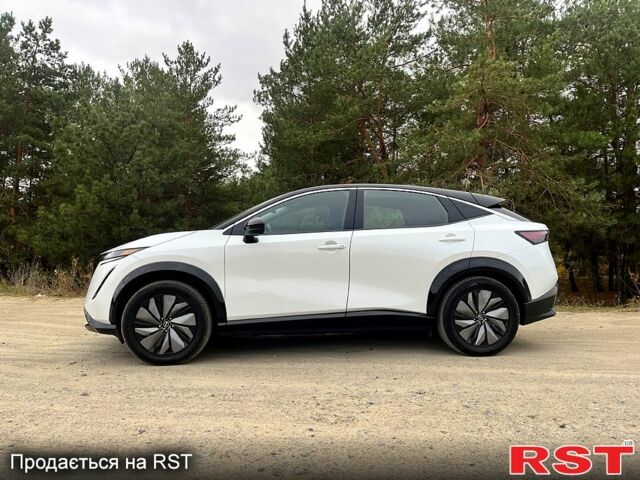 Белый Ниссан Ariya, объемом двигателя 0 л и пробегом 12 тыс. км за 24999 $, фото 1 на Automoto.ua