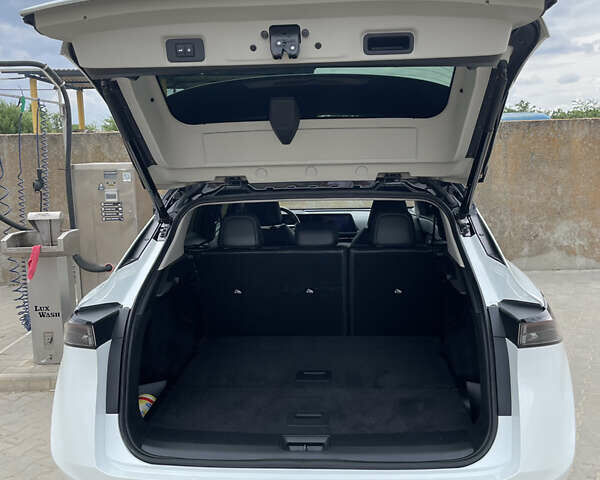 Білий Ніссан Ariya, об'ємом двигуна 0 л та пробігом 32 тис. км за 27000 $, фото 3 на Automoto.ua