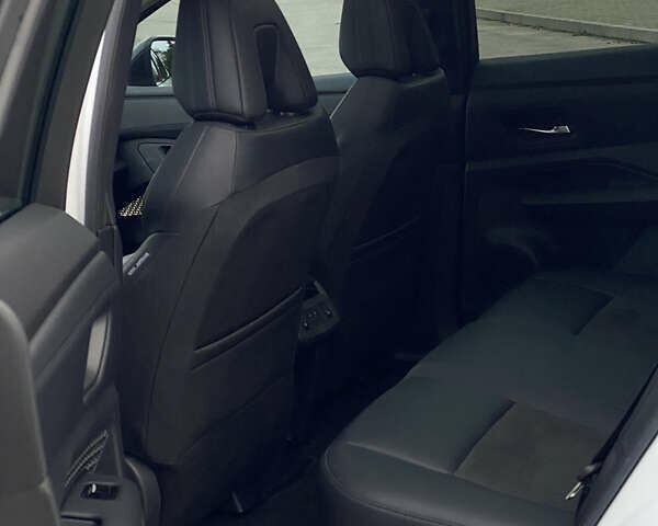 Білий Ніссан Ariya, об'ємом двигуна 0 л та пробігом 17 тис. км за 29000 $, фото 9 на Automoto.ua