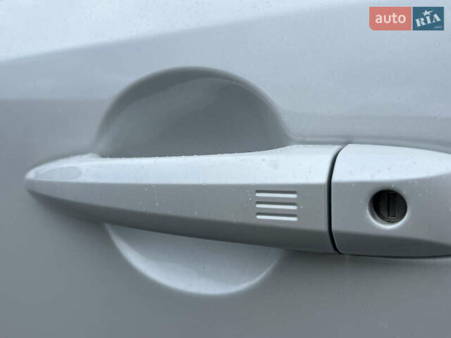 Белый Ниссан Ariya, объемом двигателя 0 л и пробегом 1 тыс. км за 31900 $, фото 8 на Automoto.ua