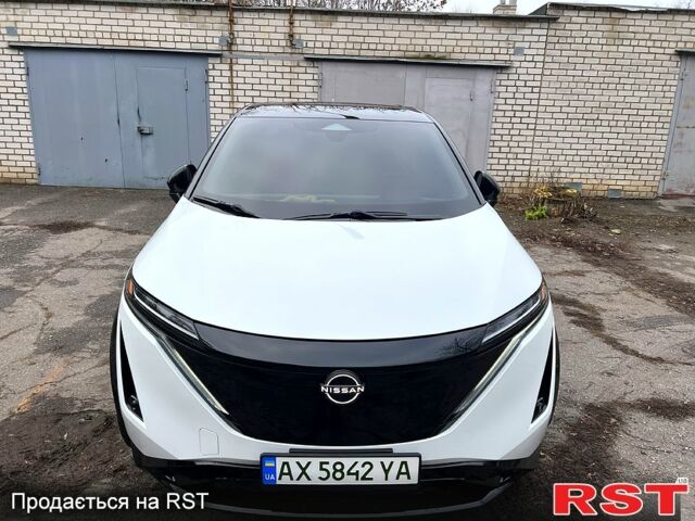 Белый Ниссан Ariya, объемом двигателя 0 л и пробегом 11 тыс. км за 27900 $, фото 3 на Automoto.ua