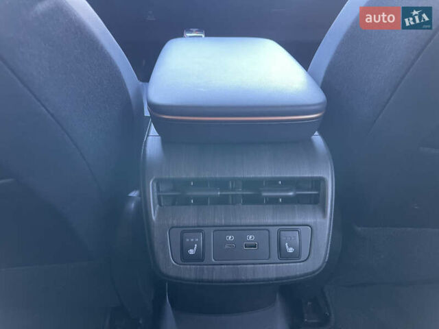 Білий Ніссан Ariya, об'ємом двигуна 0 л та пробігом 33 тис. км за 36800 $, фото 24 на Automoto.ua