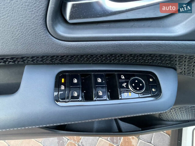 Білий Ніссан Ariya, об'ємом двигуна 0 л та пробігом 33 тис. км за 36800 $, фото 23 на Automoto.ua