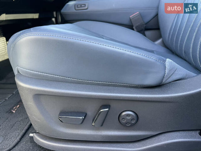 Білий Ніссан Ariya, об'ємом двигуна 0 л та пробігом 33 тис. км за 36800 $, фото 19 на Automoto.ua