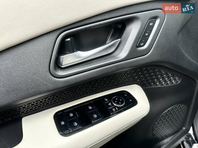 Черный Ниссан Ariya, объемом двигателя 0 л и пробегом 163 тыс. км за 22300 $, фото 20 на Automoto.ua