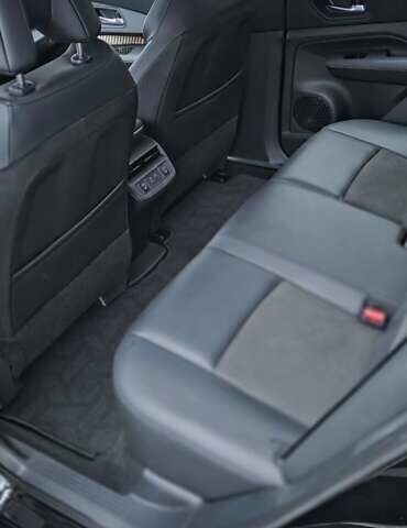 Чорний Ніссан Ariya, об'ємом двигуна 0 л та пробігом 14 тис. км за 25400 $, фото 12 на Automoto.ua