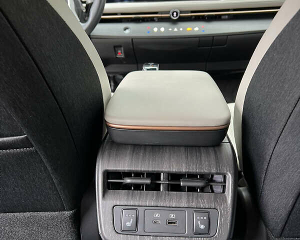 Ніссан Ariya, об'ємом двигуна 0 л та пробігом 11 тис. км за 27900 $, фото 7 на Automoto.ua