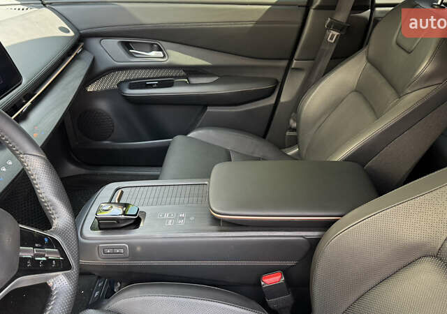 Желтый Ниссан Ariya, объемом двигателя 0 л и пробегом 18 тыс. км за 27500 $, фото 5 на Automoto.ua