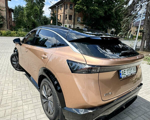 Желтый Ниссан Ariya, объемом двигателя 0 л и пробегом 53 тыс. км за 28000 $, фото 3 на Automoto.ua