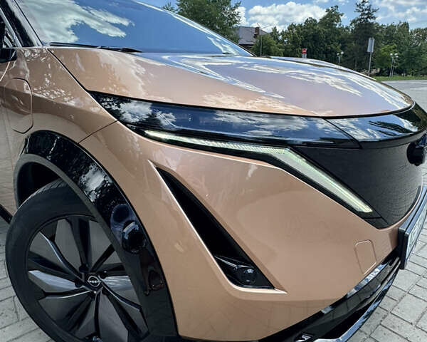 Желтый Ниссан Ariya, объемом двигателя 0 л и пробегом 53 тыс. км за 28000 $, фото 2 на Automoto.ua