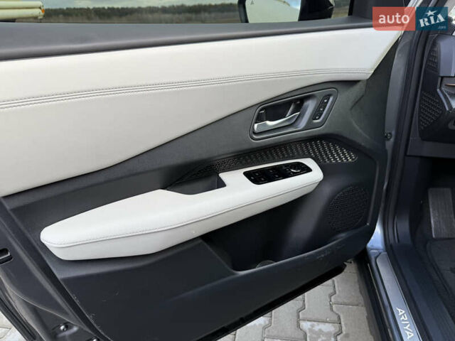 Сірий Ніссан Ariya, об'ємом двигуна 0 л та пробігом 21 тис. км за 29800 $, фото 41 на Automoto.ua