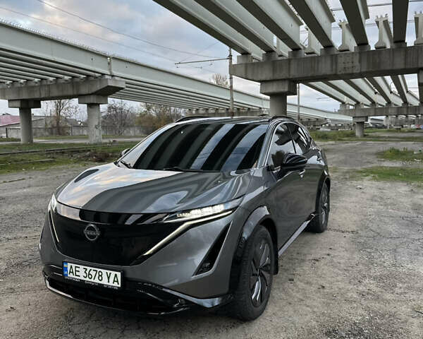 Серый Ниссан Ariya, объемом двигателя 0 л и пробегом 18 тыс. км за 30500 $, фото 2 на Automoto.ua